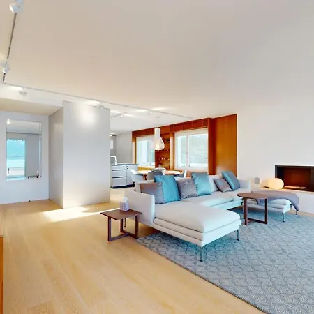 Lakefront With Exceptional View Appartement *
