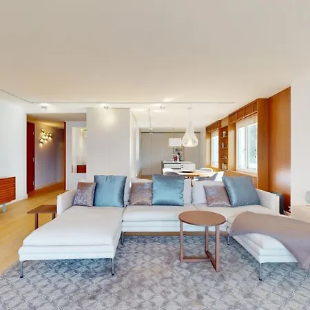 Lakefront With Exceptional View