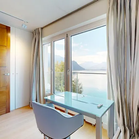 Lakefront With Exceptional View Apartamento