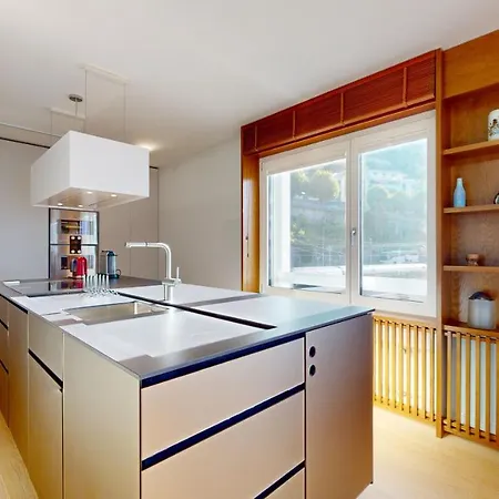 Lakefront With Exceptional View Apartamento Territet